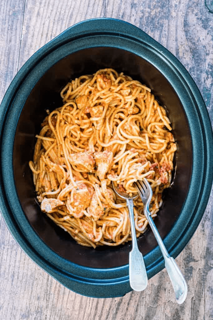 Slow cooker chicken spaghetti